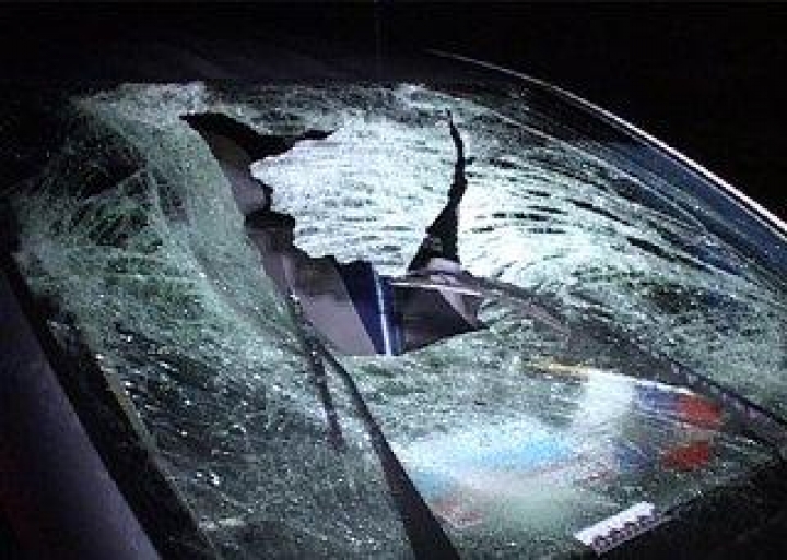 Автомашина насмерть сбила девушку