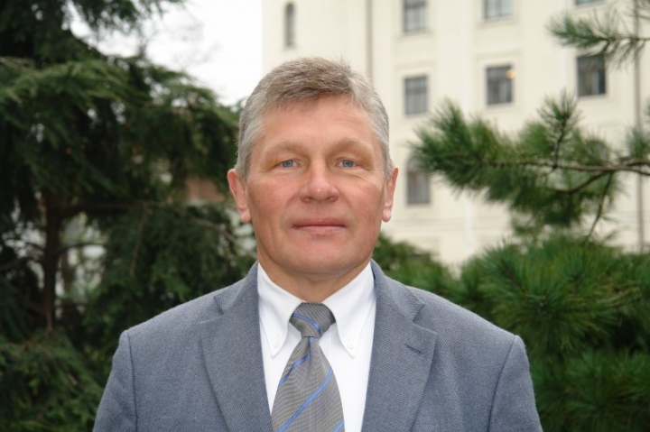Pietiek: пенсия супруга министра благосостояния превышает 1000 латов