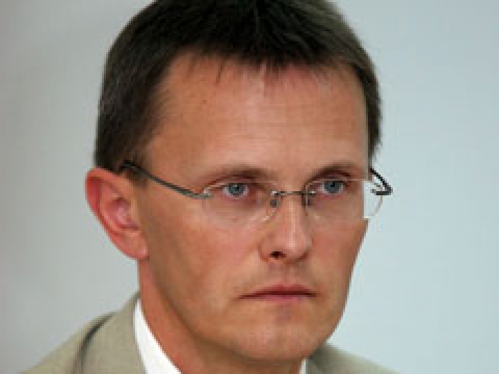 Министр финансов не поддерживает проведение референдума о евро