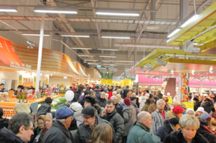 ЦС считает дискуссию о введении евро односторонней