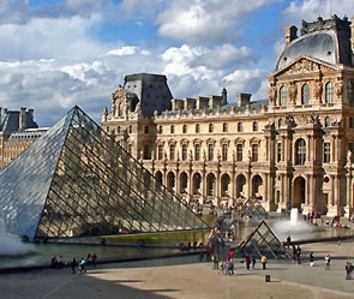Лувр посетили за год 10 миллионов человек
