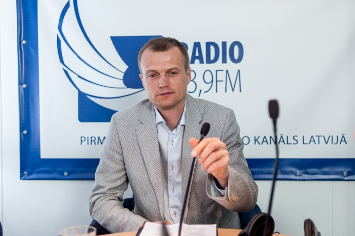 Депутат предложил поспорить на мандат (АУДИО, ВИДЕО)