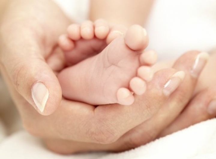 Одномесячный ребенок насмерть замерз в доме