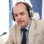 Страздс: Латвии в 2014 году ни в коем случае нельзя вступать в еврозону