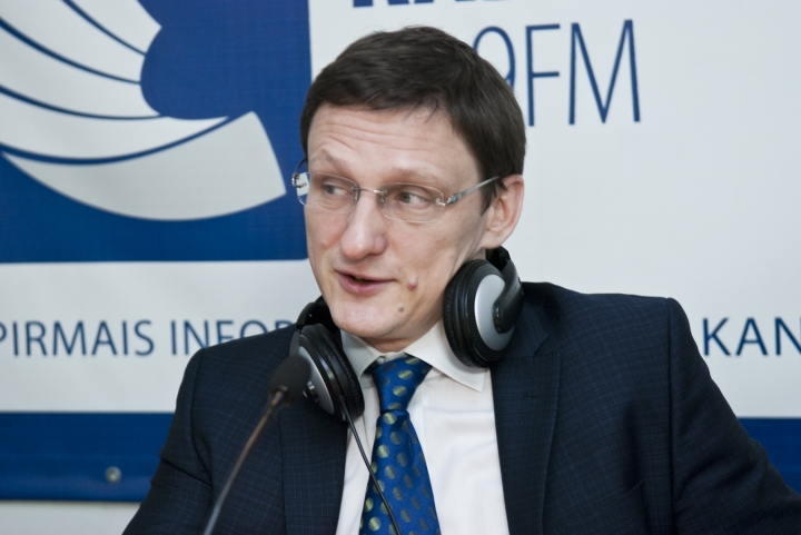 Политолог: для карьеры в «Единстве» нужно хаять Ушакова (АУДИО)