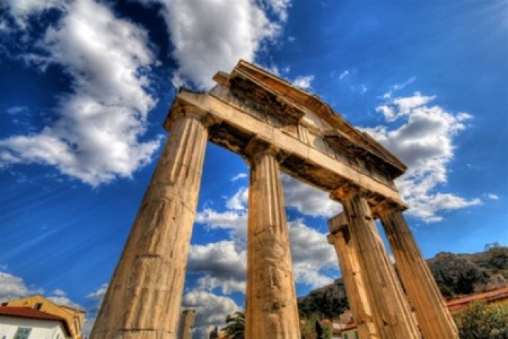 В Афинах начались столкновения с полицией