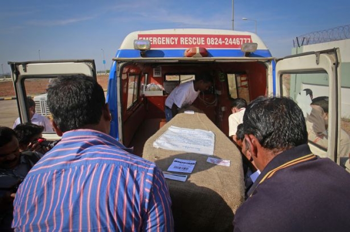 Тело покончившей с собой медсестры перевозят в Индию (ФОТО)