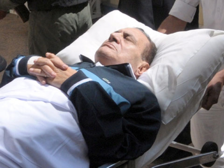 Бывший президент Египта разбил голову в тюрьме