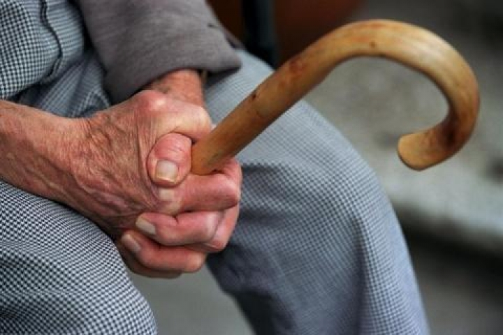 В Юрмале продают квартиру вместе с 82-летним старичком