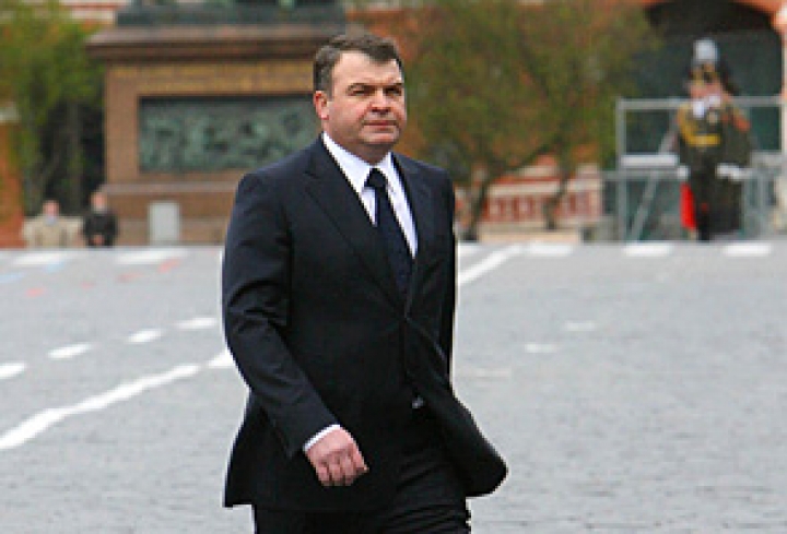 Бывший министр обороны России явился на допрос