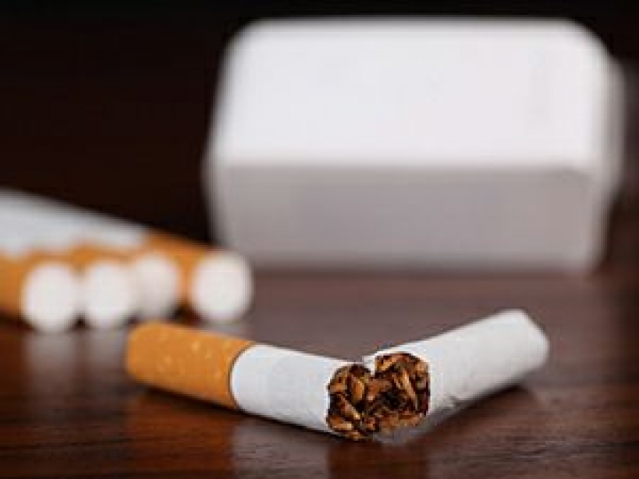 Депутат Упениекс начнет активную борьбу с курением