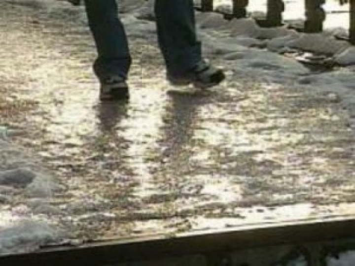 Жертвами скользких улиц стали 15 человек