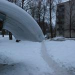 Рижан призывают тщательнее чистить крыши