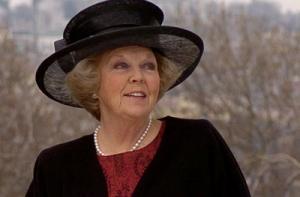 Королева Нидерландов Беатрикс отречется от престола