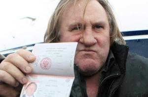 Путин вручил Депардье российский паспорт (ФОТО)