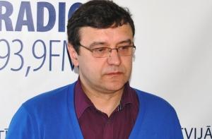 АНОНС: в программе «Утро на Балткоме» — глава комиссии Сейма по бюджету Янис Рейрс