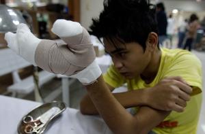На Филиппинах в Новый год пострадали более 400 человек, один погиб
