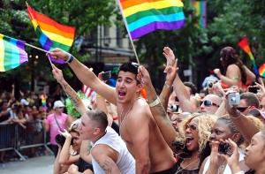 В Париже протестуют против однополых браков