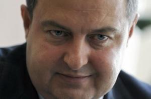 Журналистка без трусов взяла интервью у премьера Сербии (ВИДЕО)