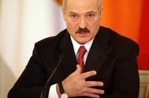 Лукашенко запретил врачам плакаться на зарплату