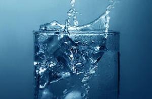 Бутилированную воду признали опасной для жизни