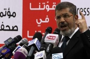 Мурси ввел чрезвычайное положение в трех провинциях Египта