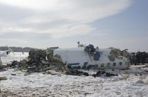 Пассажирский самолет разбился недалеко от Алма-Аты