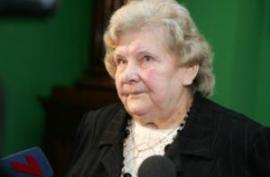Латвийские пенсионеры голосуют за красивые лица