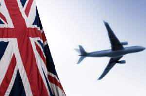 Половина латвийцев подумывает о работе за рубежом