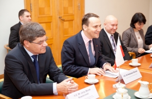 МИД Польши держит за Латвию кулаки