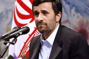 В президента Ирана в Каире кинули ботинком (ВИДЕО)