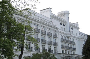 Пожар на территории санатория в Кемери наконец удалось потушить