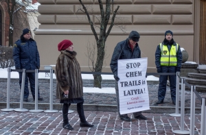 У Сейма прошел пикет против загрязнения воздуха (ФОТО)