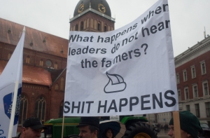 4 тысячи балтийских фермеров устроили акцию протеста «Балтийский путь»