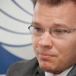 Дзинтарс считает делом чести найти замену недостойным министрам