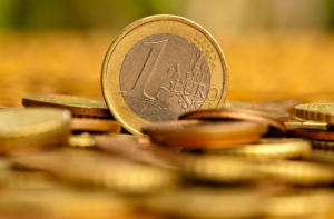 Латвийские мошенники уже взялись за подделку евро