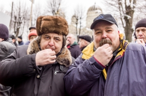На пикет за снижение НДС на отопление пришли несколько сотен человек