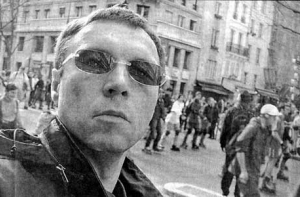 Виктор Пелевин написал книгу о Бэтмене и Болотной