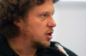 Полонский запел в камбоджийской тюрьме