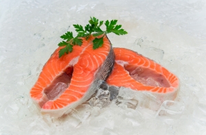 Ученые: рыбная диета на 30% снижает рост опухолей груди