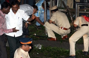 Серия терактов в Индии унесла жизни 22 человек