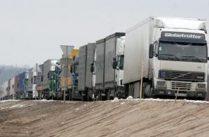 Со следующего года водителей грузовиков могут обложить евровиньеткой