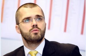 Общество за открытость Delna осталось без директора
