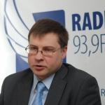 Домбровскиса назвали примерным мальчиком и тефлоновым политиком