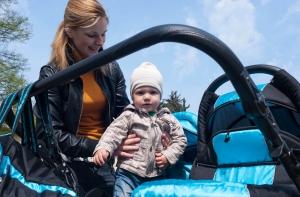 В Латвии все чаще семьи лишают родительских прав