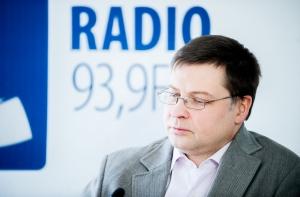 Встреча Домбровскиса и Медведева остается под вопросом