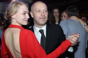 Муж актрисы Оксаны Акиньшиной увлекся француженкой
