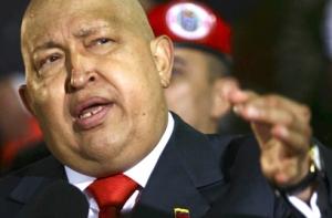 Власти Венесуэлы: Чавес борется за жизнь