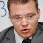 Дзинтарс продолжит работу в комиссии Сейма по этике