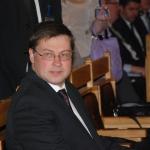 Латвийский премьер хотел бы обсудить с Медведевым экономику